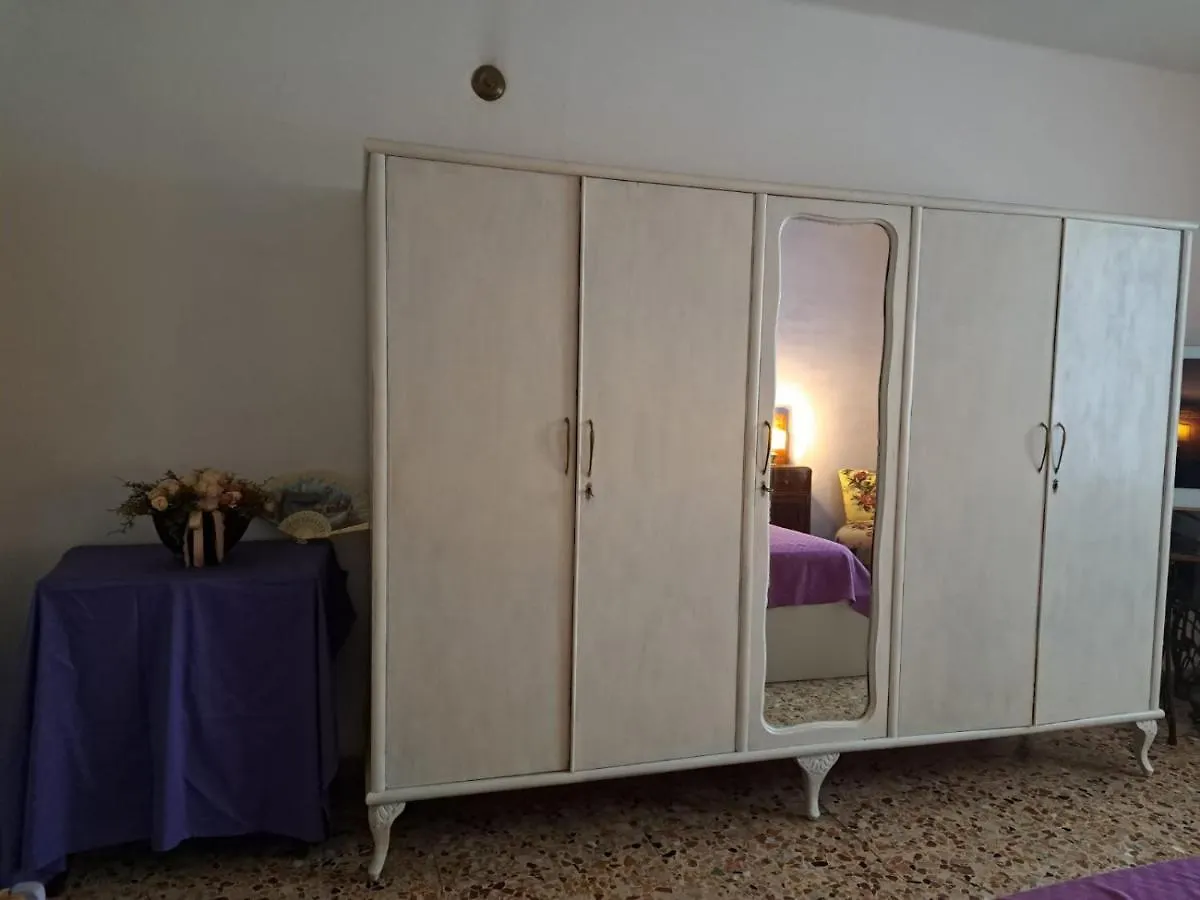 Casa Luci D'Alba 호텔 몬잠바노 0*,  이탈리아